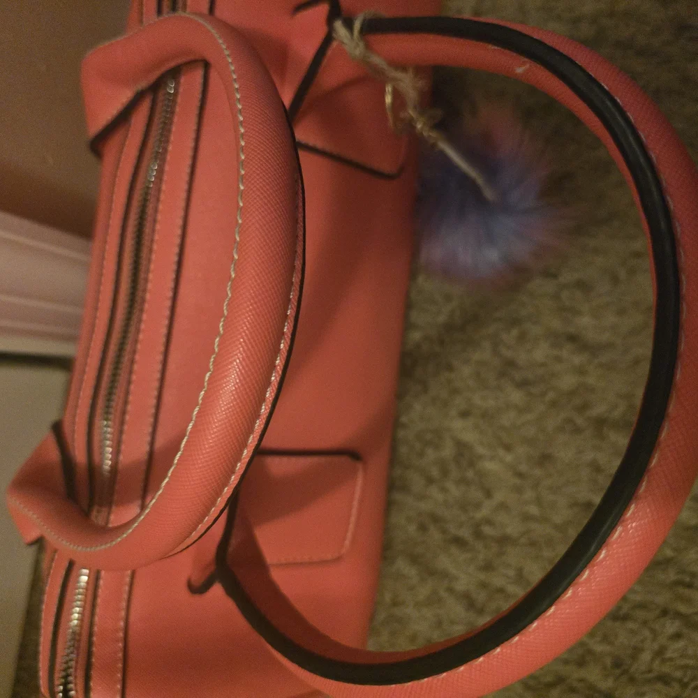 Initials, Inc Coral Barrel Bag NWOT - Picture 7 of 11